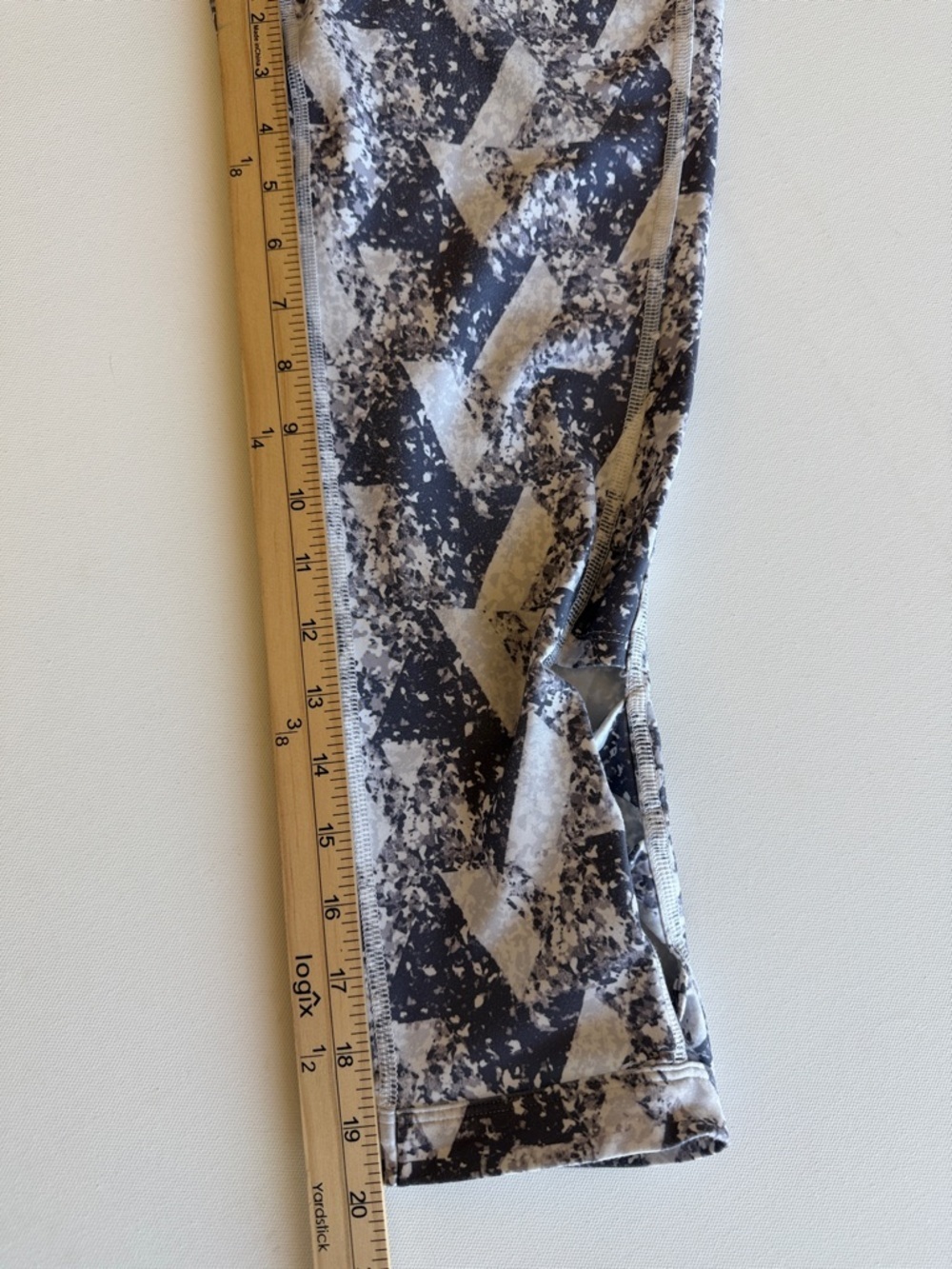 GAP Grey White Geometric Cropped Leggings High Rise Athleisure Size S - Picture 10 of 12